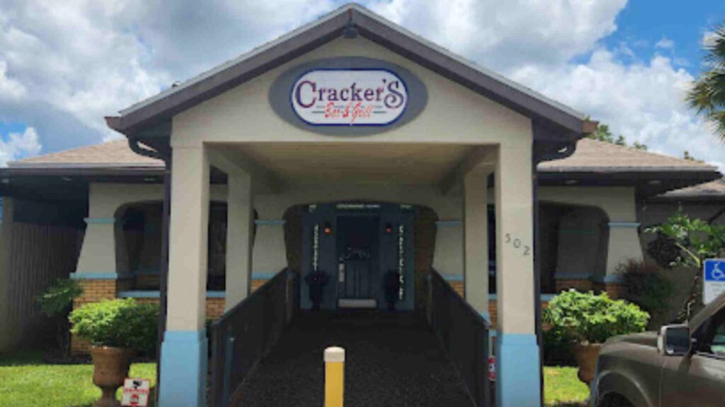 Cracker's Bar & Grill